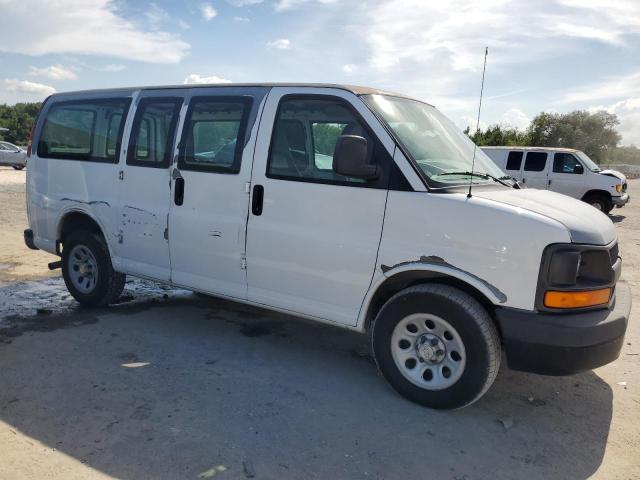 1GCUGADX8A1121901 - 2010 CHEVROLET EXPRESS G1 WHITE photo 4