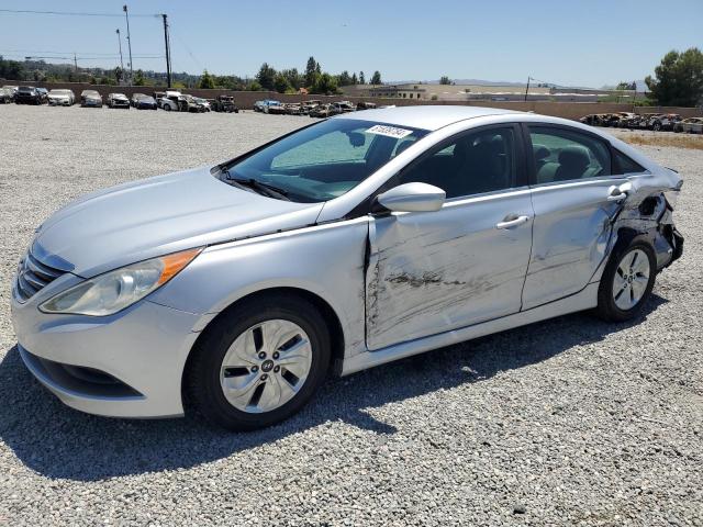 5NPEB4AC1EH820257 - 2014 HYUNDAI SONATA GLS SILVER photo 1