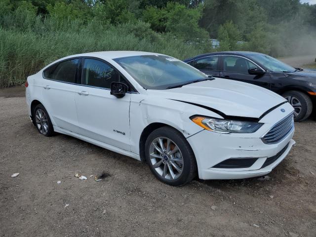 3FA6P0LU3HR381493 - 2017 FORD FUSION SE HYBRID WHITE photo 4