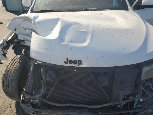 1C4RJFAG2LC292045 - 2020 JEEP GRAND CHEROKEE LAREDO WHITE photo 12