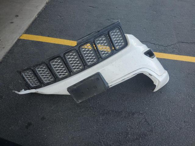 1C4RJFAG2LC292045 - 2020 JEEP GRAND CHEROKEE LAREDO WHITE photo 13