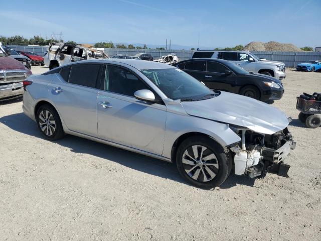 1N4BL4BVXKC157798 - 2019 NISSAN ALTIMA S 银色 照片 4