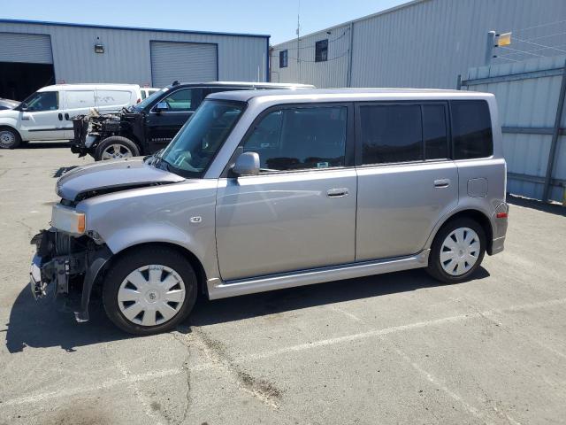 JTLKT324764095616 - 2006 TOYOTA SCION XB SILVER photo 1