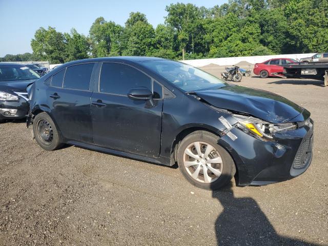 5YFEPMAEXMP237979 - 2021 TOYOTA COROLLA LE BLACK photo 4