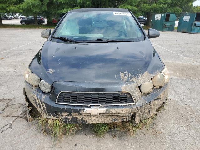 1G1JA5SH1E4221763 - 2014 CHEVROLET SONIC LS შავი ფოტო 5