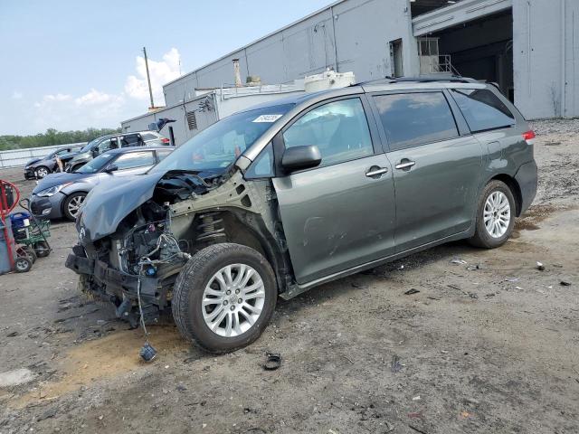 2012 TOYOTA SIENNA XLE, 
