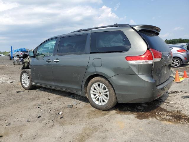 5TDYK3DC9CS255153 - 2012 TOYOTA SIENNA XLE GREEN photo 2