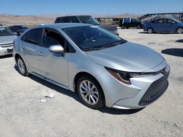 JTDVPMAE6MJ122011 - 2021 TOYOTA COROLLA LE SILVER photo 4