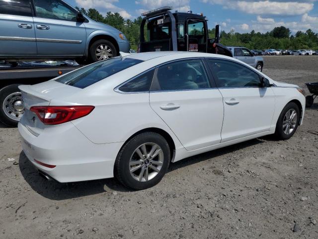 5NPE24AF9FH234174 - 2015 HYUNDAI SONATA SE WHITE photo 3