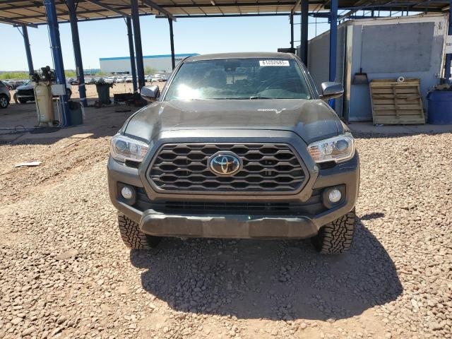 3TMCZ5AN3NM488679 - 2022 TOYOTA TACOMA DOUBLE CAB GRAY photo 5