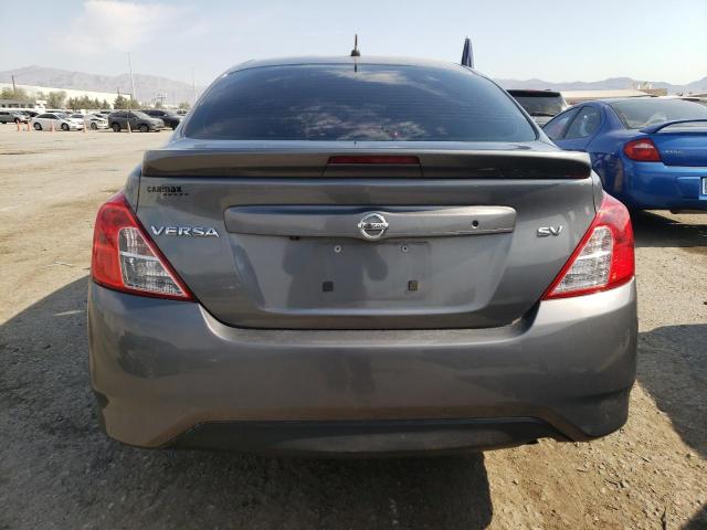 3N1CN7AP3KL815238 - 2019 NISSAN VERSA S GRAY photo 6