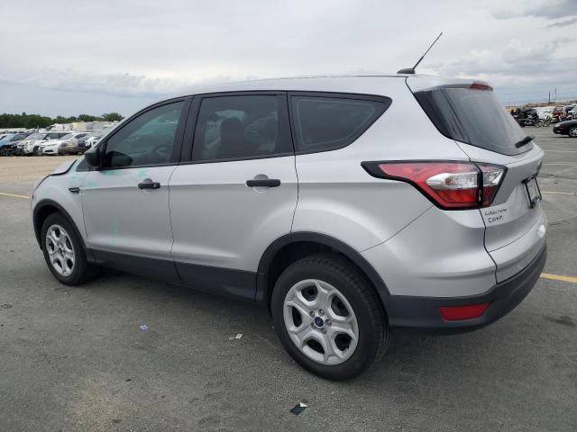 1FMCU0F75JUD21351 - 2018 FORD ESCAPE S Argent photo 2
