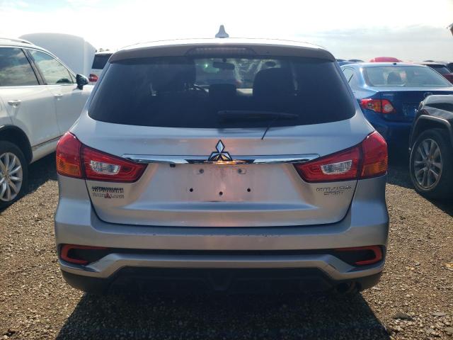 JA4AP3AU8JU009066 - 2018 MITSUBISHI OUTLANDER ES SILVER photo 6