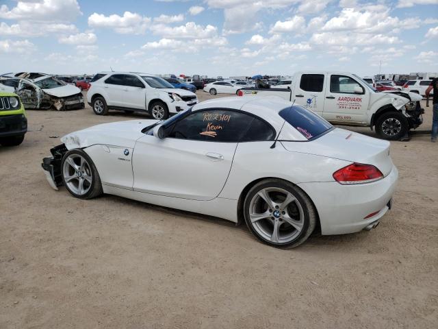 WBALM5C59BE379900 - 2011 BMW Z4 SDRIVE30I WHITE photo 2