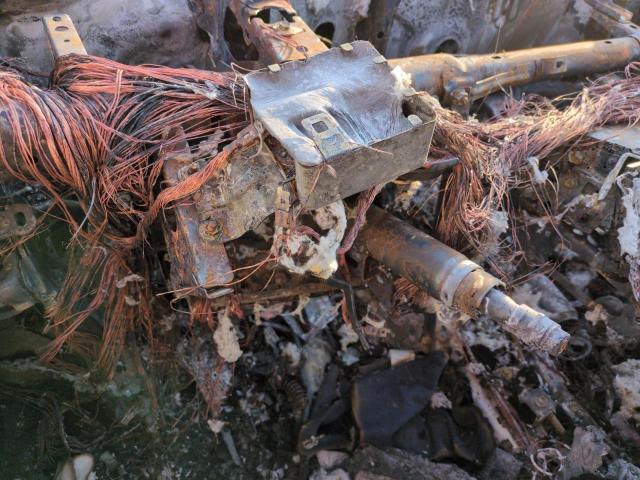 JTDKN3DU2F0399186 - 2015 TOYOTA PRIUS Verbrannt Foto 9