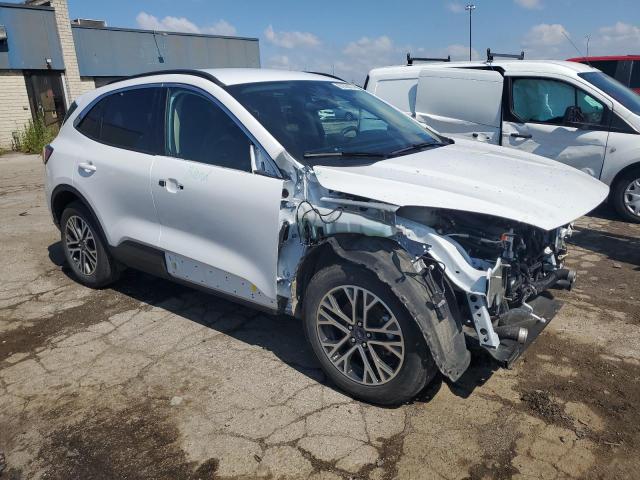 1FMCU9H6XLUC43340 - 2020 FORD ESCAPE SEL WHITE photo 4