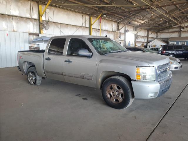 2GCEC13JX71525606 - 2007 CHEVROLET SILVERADO C1500 CREW CAB SILVER photo 4