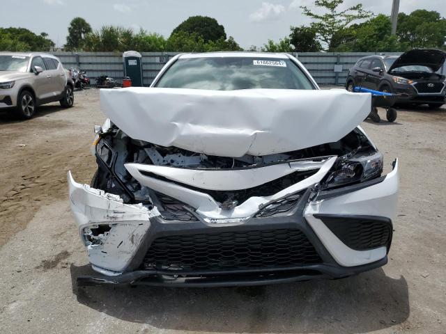 4T1T11AK5PU782665 - 2023 TOYOTA CAMRY SE NIGHT SHADE WHITE photo 5