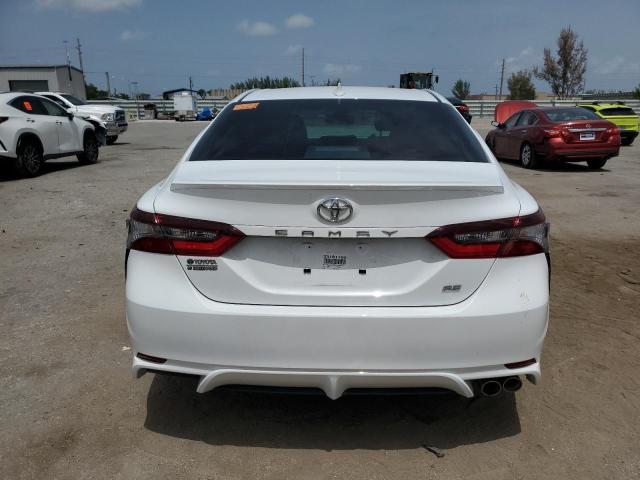 4T1T11AK5PU782665 - 2023 TOYOTA CAMRY SE NIGHT SHADE WHITE photo 6