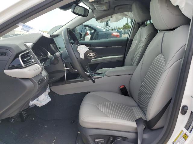 4T1T11AK5PU782665 - 2023 TOYOTA CAMRY SE NIGHT SHADE WHITE photo 7