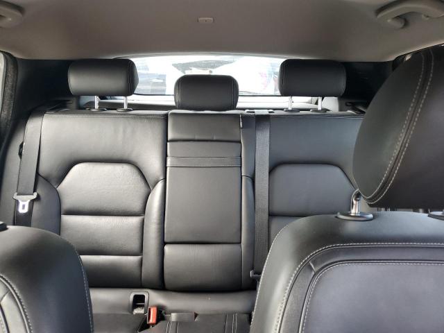 SJKCH5CRXJA054704 - 2018 INFINITI QX30 BASE Silber Foto 10