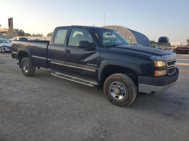 1GCHK29G25E243313 - 2005 CHEVROLET SILVERADO K2500 HEAVY DUTY BLUE photo 4