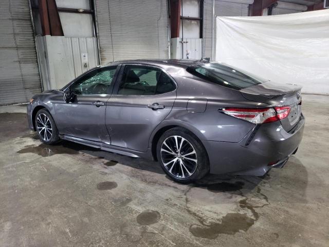 4T1G11BK3LU008635 - 2020 TOYOTA CAMRY SE GRAY photo 2