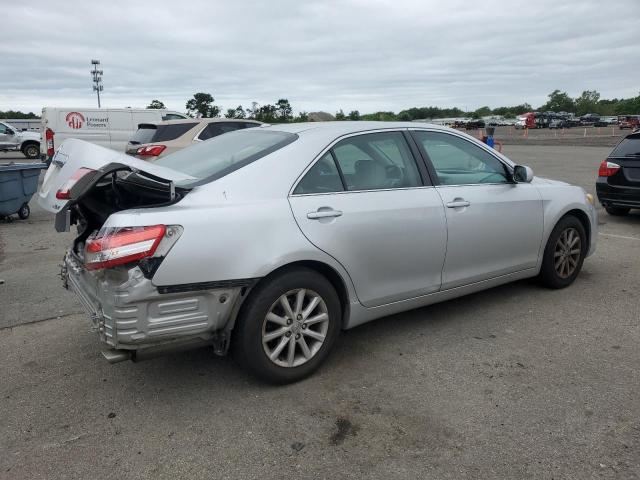 4T1BF3EK7BU651877 - 2011 TOYOTA CAMRY BASE SILVER photo 3