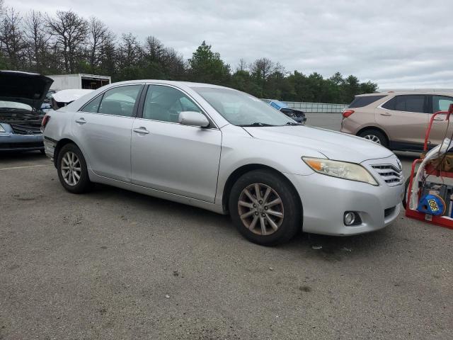 4T1BF3EK7BU651877 - 2011 TOYOTA CAMRY BASE SILVER photo 4