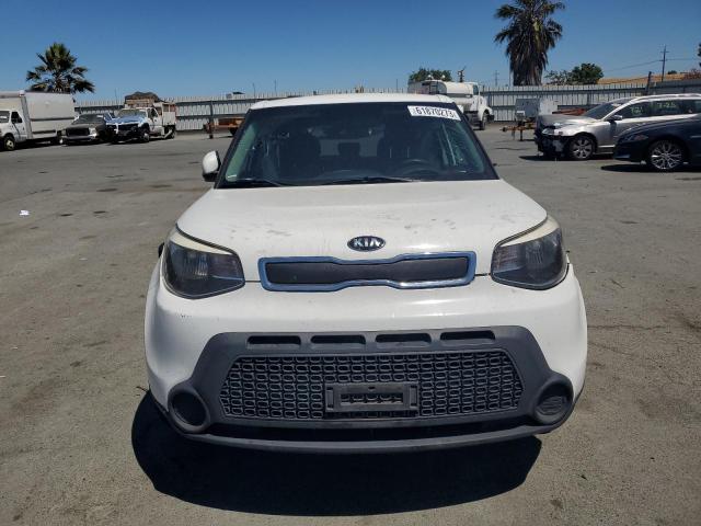 KNDJN2A26E7745674 - 2014 KIA SOUL WHITE photo 5