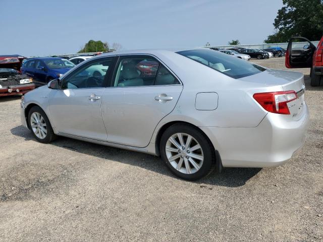 4T1BD1FK1CU040897 - 2012 TOYOTA CAMRY HYBRID SILVER photo 2