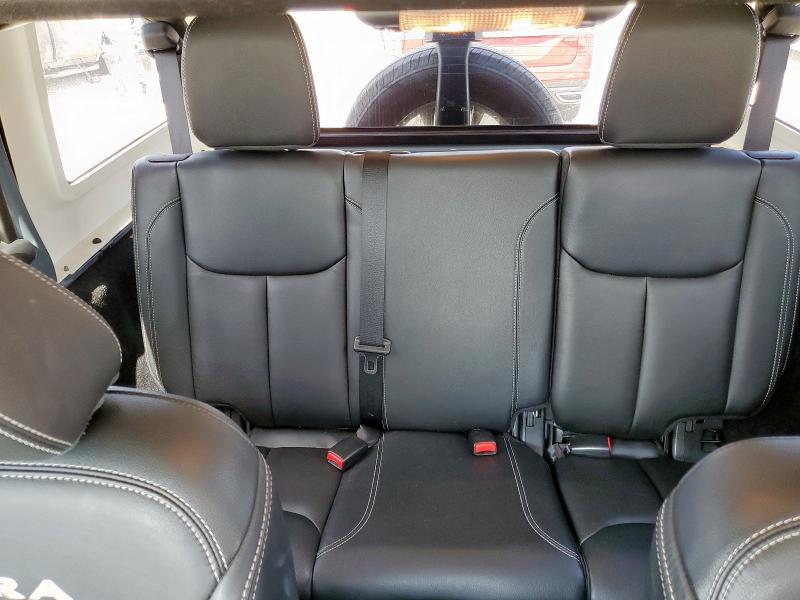 1C4HJWEG0FL528010 - 2015 JEEP WRANGLER U SAHARA GRAY photo 10