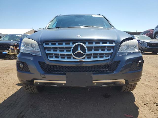 4JGBB8GBXAA622928 - 2010 MERCEDES-BENZ ML 350 4MATIC CHARCOAL photo 5