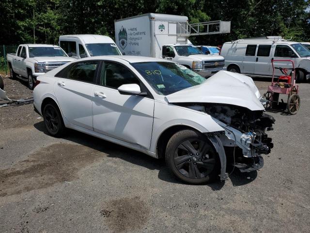 5NPLM4AG0MH001551 - 2021 HYUNDAI ELANTRA SEL WHITE photo 4