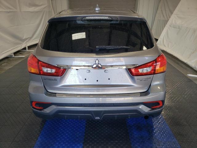 JA4AP3AU0JU023334 - 2018 MITSUBISHI OUTLANDER ES GRAY photo 6