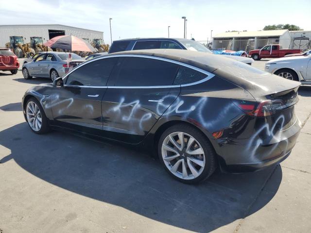 5YJ3E1EB7JF184712 - 2018 TESLA MODEL 3 Սև լուսանկար 2