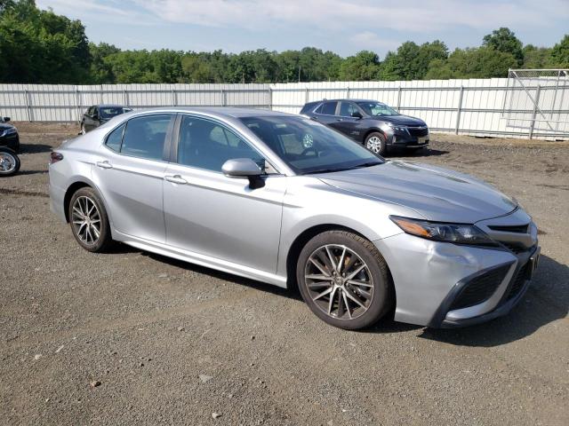 4T1G11AK4RU882860 - 2024 TOYOTA CAMRY SE NIGHT SHADE SILVER photo 4