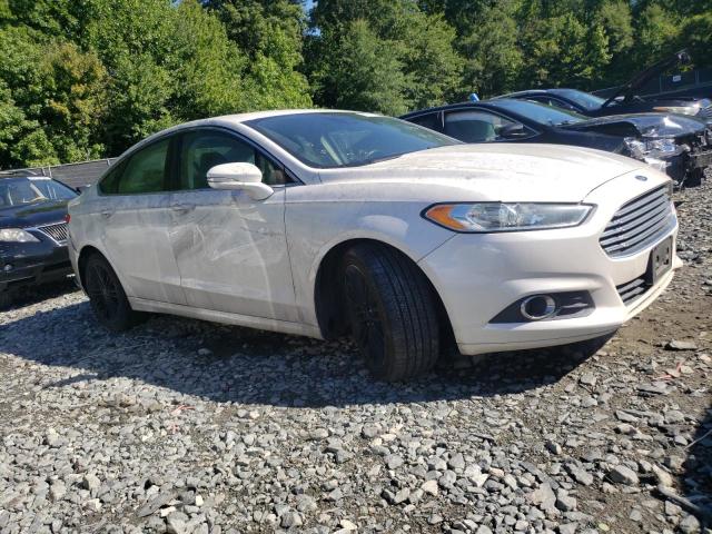 3FA6P0H97GR209440 - 2016 FORD FUSION SE WHITE photo 4