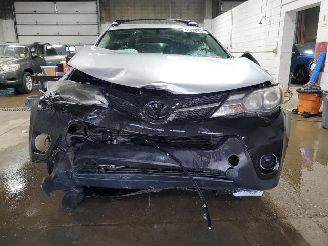 2T3BFREV9DW061090 - 2013 TOYOTA RAV4 LE 银色 照片 5