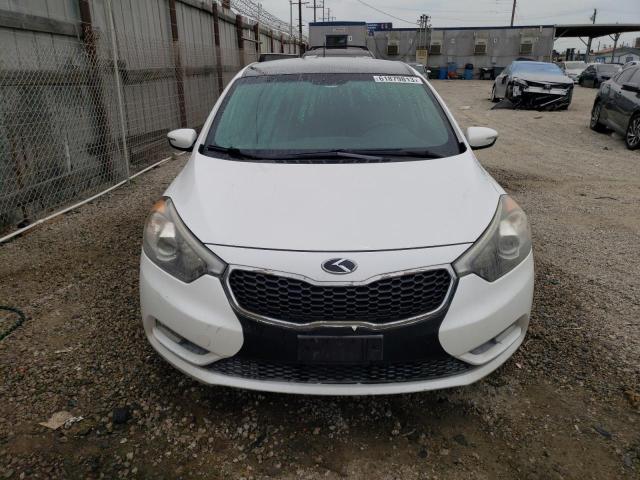 KNAFX5A87F5316169 - 2015 KIA FORTE EX WHITE photo 5