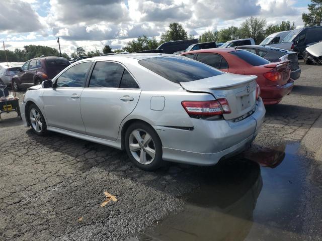 4T1BF3EK1BU222766 - 2011 TOYOTA CAMRY BASE SILVER photo 2