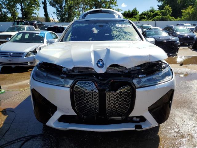 WB523CF06PCM57828 - 2023 BMW IX XDRIVE50 SILVER photo 5