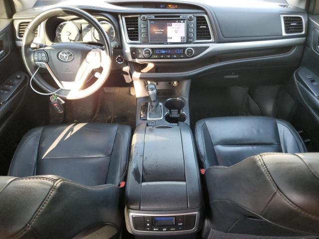 5TDKKRFHXFS078635 - 2015 TOYOTA HIGHLANDER XLE WHITE photo 8