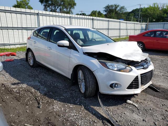 1FADP3N24DL174009 - 2013 FORD FOCUS TITANIUM WHITE photo 4