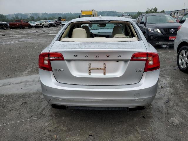 YV126MFK9F1348416 - 2015 VOLVO S60 PREMIER SILVER photo 6