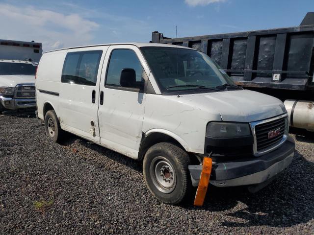 1GTHG35K081203468 - 2008 GMC SAVANA G3500 WHITE photo 4