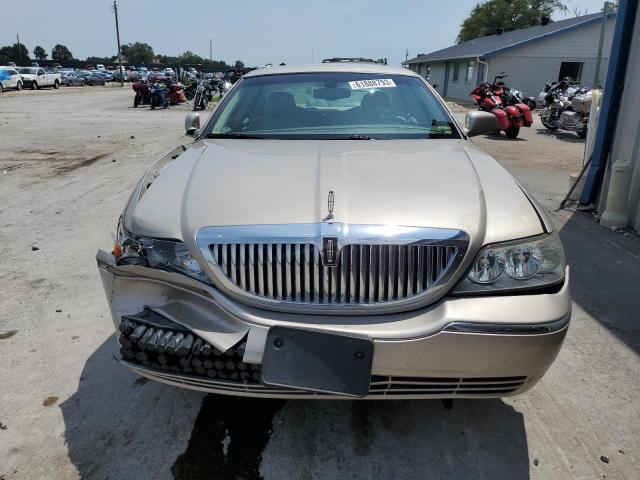 1LNHM81W63Y678178 - 2003 LINCOLN TOWN CAR EXECUTIVE GOLD photo 5
