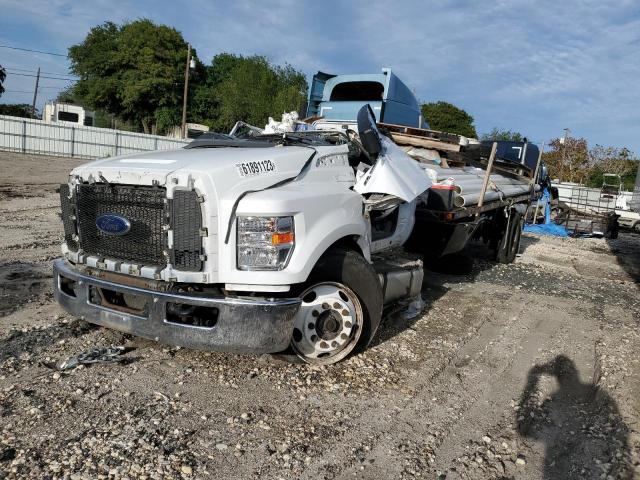 1FDNF7DC1KDF03657 - 2019 FORD F750 SUPER DUTY WHITE photo 2