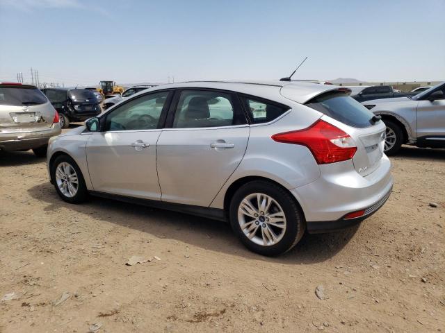 1FAHP3M28CL403731 - 2012 FORD FOCUS SEL SILVER photo 2