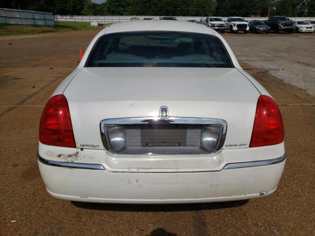 1LNHM81W53Y636892 - 2003 LINCOLN TOWN CAR EXECUTIVE WHITE photo 6